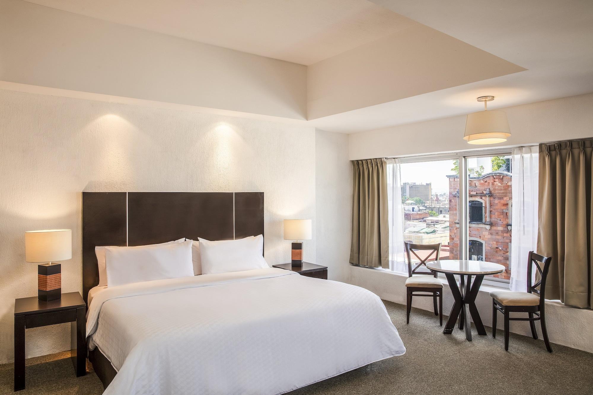 Hotel Plaza Genova Centro Гуадалахара Екстериор снимка