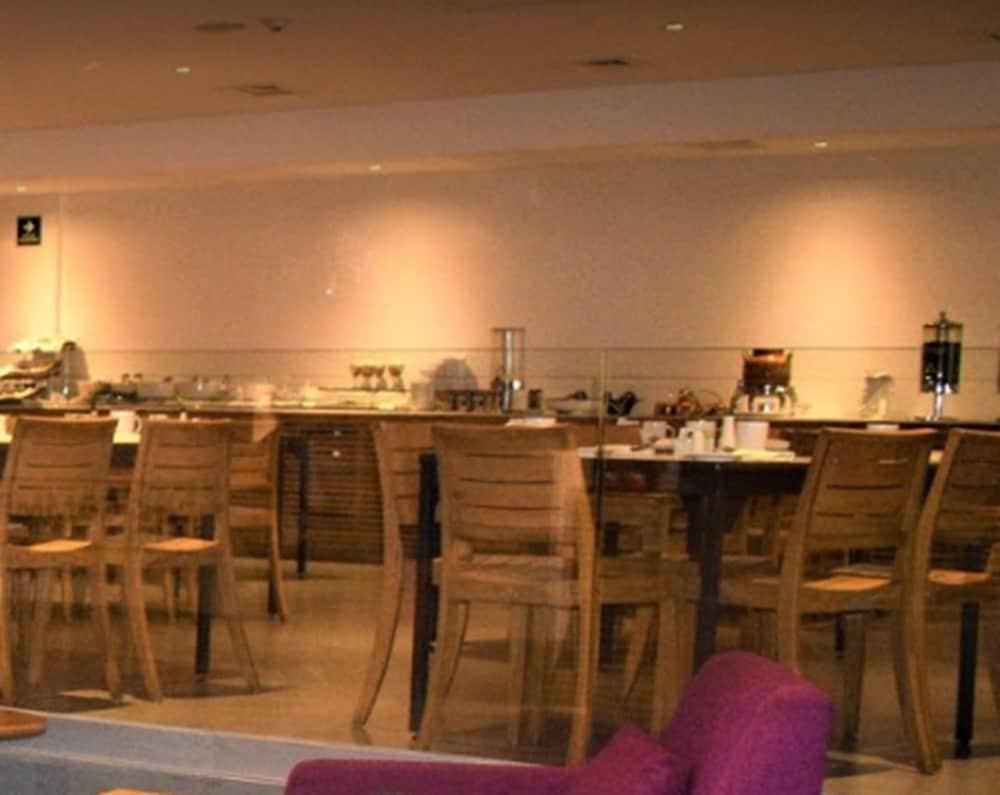 Hotel Plaza Genova Centro Гуадалахара Екстериор снимка