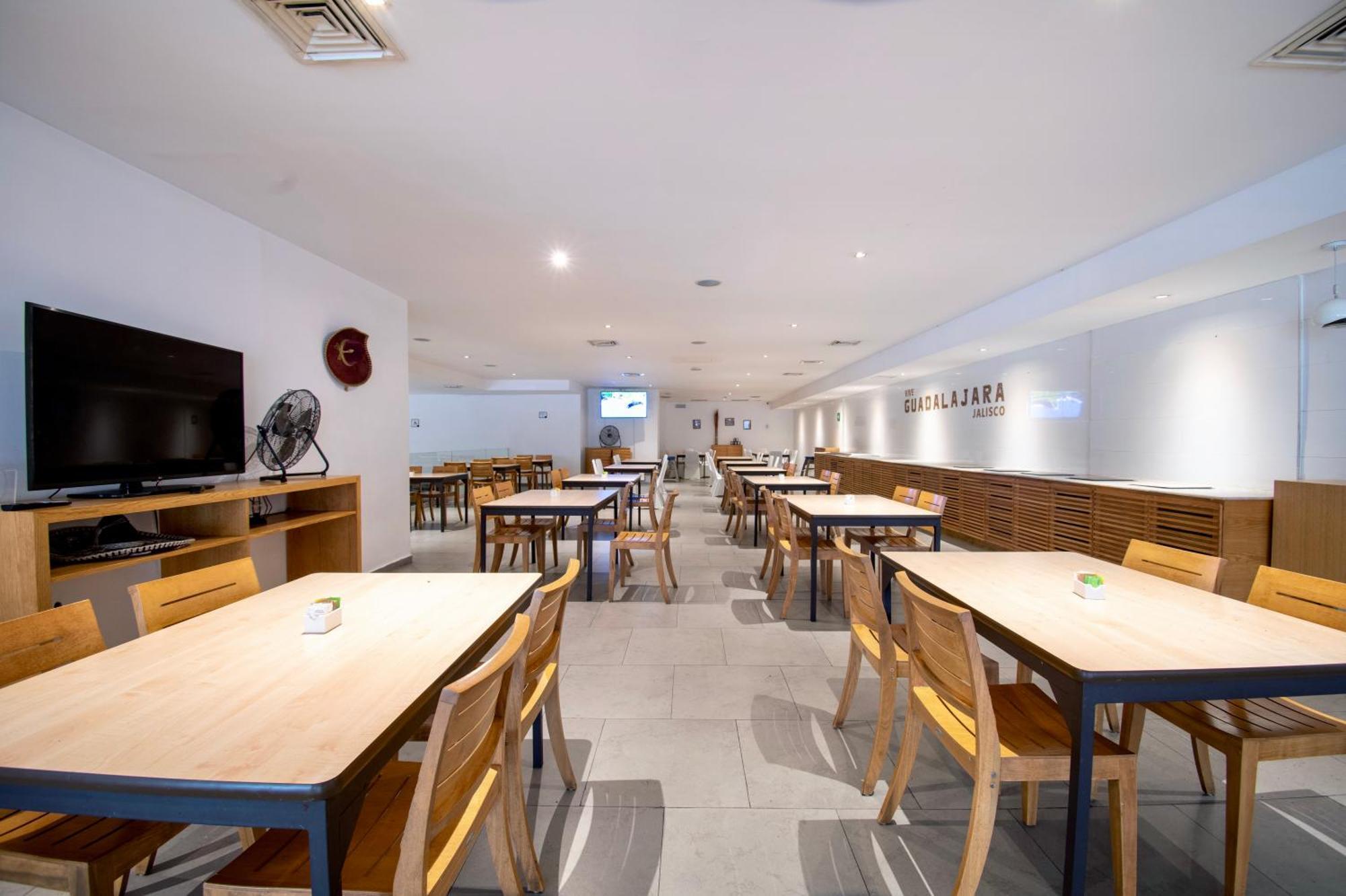 Hotel Plaza Genova Centro Гуадалахара Екстериор снимка