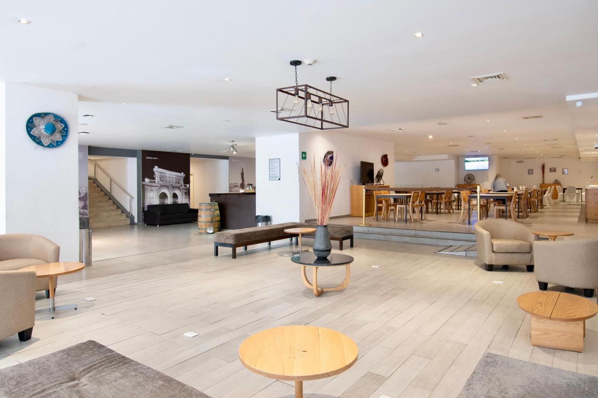 Hotel Plaza Genova Centro Гуадалахара Екстериор снимка